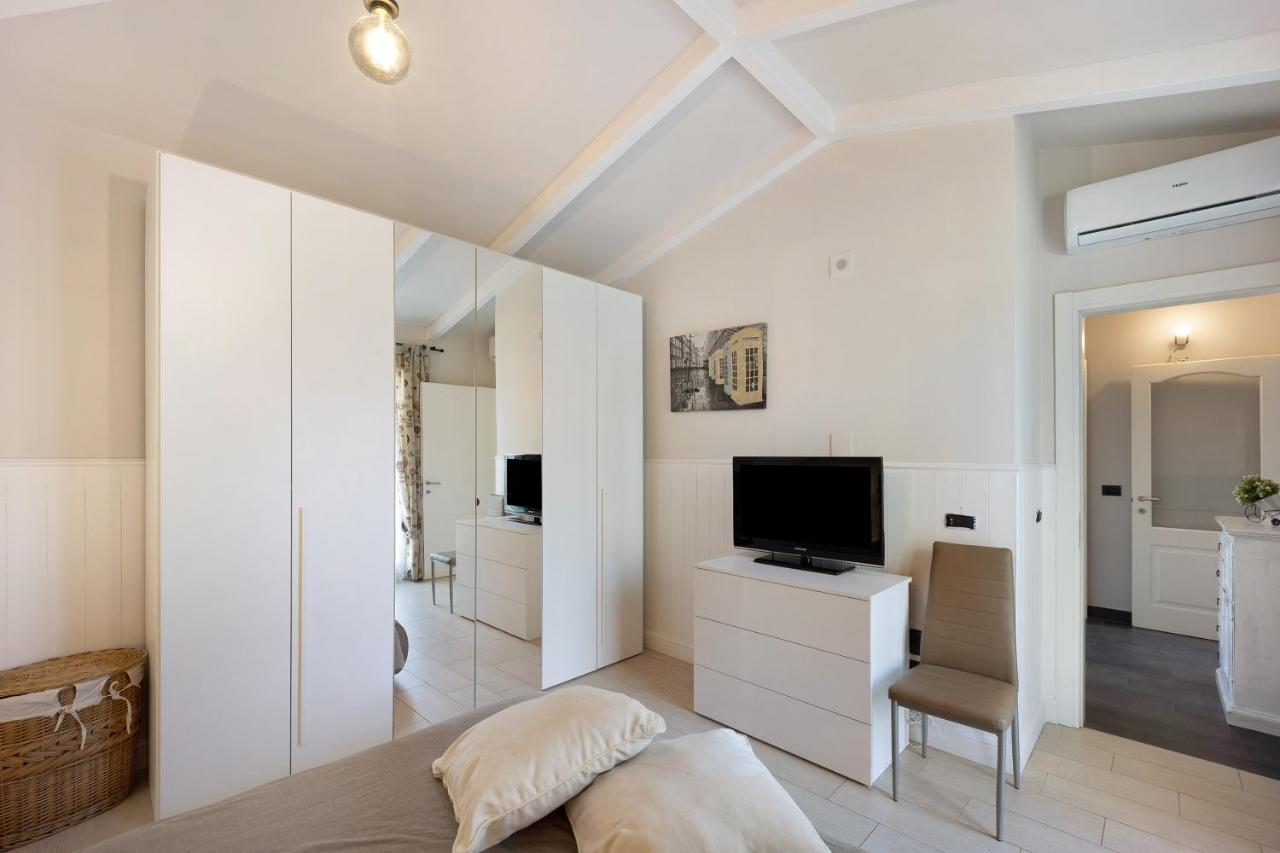 Casa Girasole 600 Mt Dal Mare Apartment Imperia Exterior photo