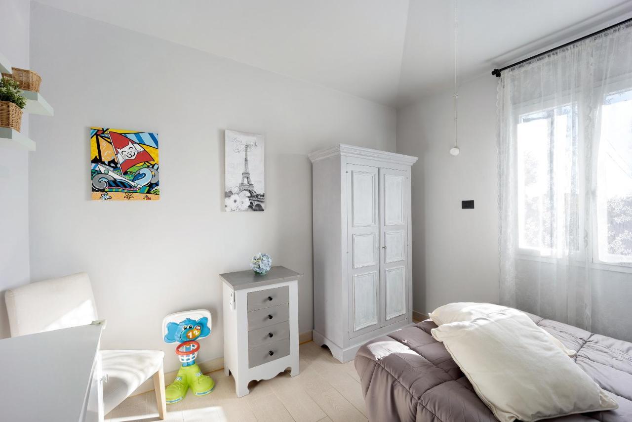 Casa Girasole 600 Mt Dal Mare Apartment Imperia Exterior photo